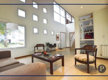 Casa · 200m² · 6 Ambientes · 2 Cocheras · Chalet 6 Ambientes en Rumenco