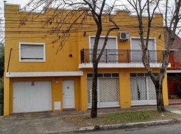 Casa · 160m² · 3 Ambientes · 2 Cocheras · Casa en Venta - 2 Dorm. 1 Baño - Cocheras - 220 m² - Merlo
