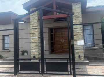 Local comercial , Malvinas Argentinas · Excelente Local Para Eventos a La Venta.