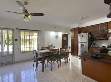 Casa de 8 ambientes, Rosario · Maiztegui 500