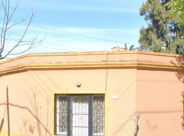 Casa · 1m² · 3 Ambientes · 1 Cochera · Casa