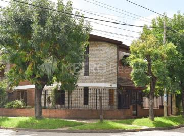 Casa · 226m² · 7 Ambientes · 2 Cocheras · Mar del Plata 3700 Villa Ballester - Chilavert