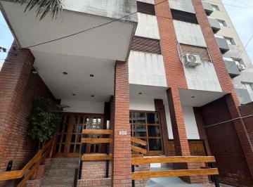 Departamento de 2 ambientes, Lanús · Depto. 2 Amb. en Pb con Dos Patios en Lanus Oeste