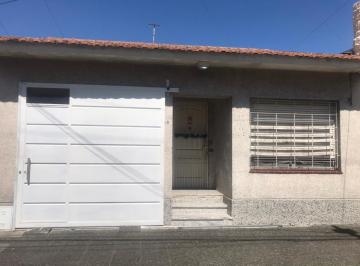 PH · 65m² · 4 Ambientes · 1 Cochera · PH en Lomas de Zamora 2 Dormiorios Cochera y Patio