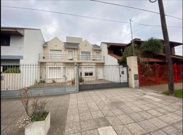Casa · 105m² · 3 Ambientes · 2 Cocheras · Dúplex en Venta - 2 Dorm. 2 Baños - Cocheras - 166 m² - Mar del Plata