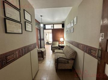 Departamento · 30m² · 1 Ambiente · 1 Cochera · Oportunidad - Gran Ambiente Dividido con Cochera! Apto Profesional! en El Centro de San Martin!