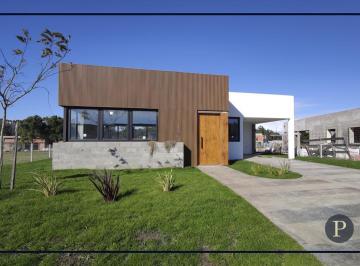 Casa · 158m² · 4 Ambientes · 1 Cochera · Venta Chalet 4 Ambientes Rumenco Joven