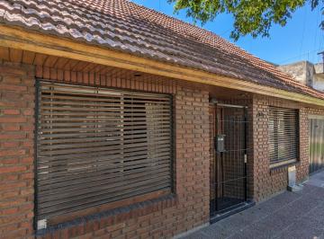 Departamento · 60m² · 4 Ambientes · 1 Cochera · PH Tipo Casa en Venta - B de Astrada 3620, m Chingolo Lanus
