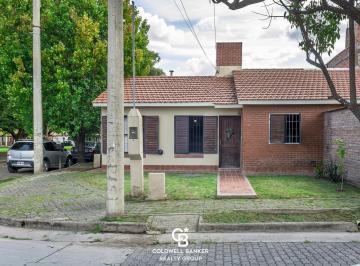 Casa · 250m² · 5 Ambientes · Casa en Venta Barrio San Carlos