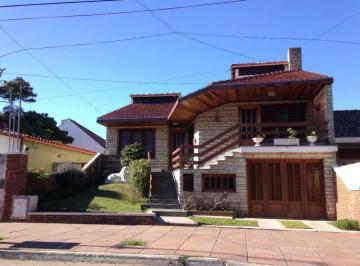 Casa · 230m² · 5 Ambientes · 2 Cocheras · Casa en Venta - 4 Dorm. 3 Baños - Cochera - 400 m² - Santa Teresita