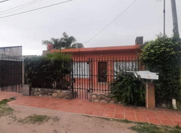 Casa · 130m² · 6 Ambientes · 1 Cochera · Casa - Santa Fe