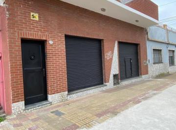 Casa · 130m² · 3 Ambientes · 2 Cocheras · Casa - Venta - Villa Dominico