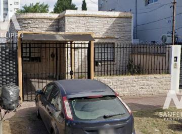 Casa · 127m² · 3 Ambientes · 1 Cochera · Casa en Venta - Wilde - Avellaneda