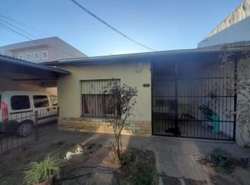 Casa · 164m² · 3 Dormitorios · 2 Cocheras · Casa en Venta Bº Los Olmos - General Roca
