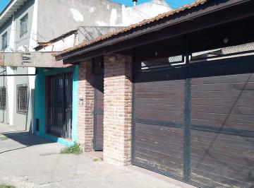Casa de 3 ambientes, Almirante Brown · Casa de 3 Amb con Local, Galeria, Garage Para 2 Autos, Sobre Calle Portugal Al 2300 Alte. Brown