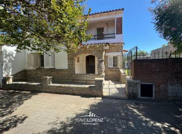 Casa de 4 ambientes, Mar del Plata · San Juan 2353 - Chalet de 4 Ambientes con Gran Parque