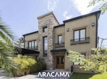 Casa · 390m² · 5 Ambientes · 2 Cocheras · Casa en Venta Saint Thomas Este Oeste - Canning