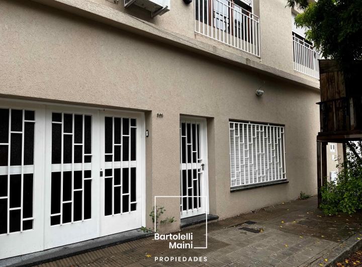 Casa · 206m² · 7 Ambientes · 1 Cochera