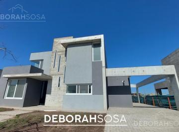 Casa · 797m² · 6 Ambientes · 2 Cocheras · Casa en Venta - a La Laguna - Puertos del Lago - Escobar - Zona Norte - Al Agua - 6 Ambientes