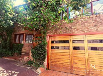 Casa · 300m² · 7 Ambientes · 2 Cocheras · Casa en Venta en Vicente Lopez