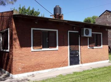 Casa · 200m² · 3 Ambientes · 1 Cochera · Venta. Casa en Luis Palacios Retasada!