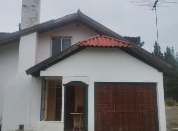 Casa · 215m² · 11 Ambientes · 1 Cochera · Casa en Luján