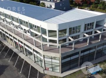Local comercial · 208m² · 1 Ambiente · 1 Cochera · Flores Prop. Vende Local en Complejo Comercial Vincere - Pilar - Colectora - Km 53
