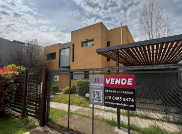 Casa · 180m² · 5 Ambientes · 3 Cocheras · Casa en Venta 5 Ambientes en Ranelagh - Berazategui