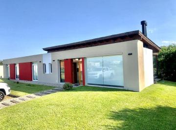 Casa · 125m² · 4 Ambientes · Casa en Barrio Costa Esmeralda