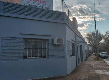 Casa , San Isidro · Importante Esquina en La Calabria, Vivienda + Deposito