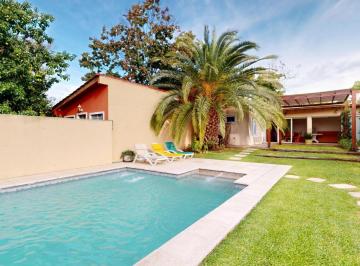 Casa · 280m² · 5 Ambientes · 3 Cocheras · Casa en City Bell