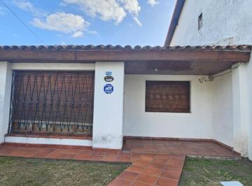 Casa · 127m² · 3 Ambientes · 1 Cochera · Casa en Venta Ituzaingó Norte.