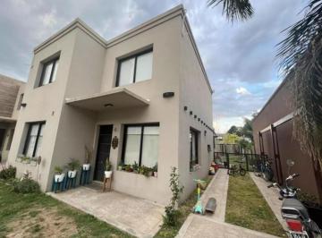 Casa · 125m² · 4 Ambientes · 3 Cocheras · Casa Minimalista Venta "Haras Facundo" Villa Udaondo