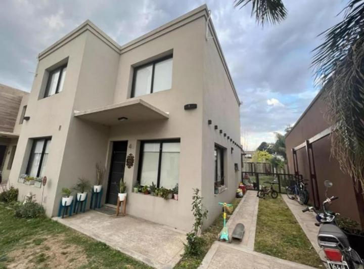 Casa · 125m² · 4 Ambientes · 3 Cocheras