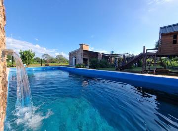 Casa · 117m² · 2 Dormitorios · 4 Cocheras · Casa/quincho con Pileta y 2 Dorm. a 200 m del Río Tragadero