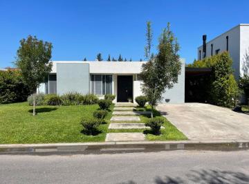 Casa · 175m² · 4 Ambientes · Venta de Casa en La Comarca