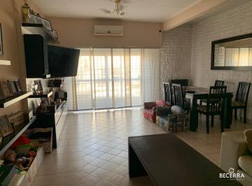 Casa · 220ha · 3 Ambientes · Casa PH en Venta en Parque Johnston