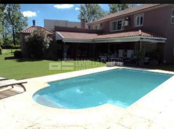 Casa · 400m² · 7 Ambientes · 2 Cocheras · D. Esteche Realty