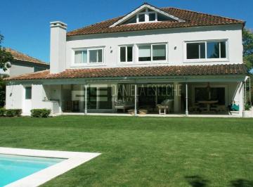 Casa · 480m² · 11 Ambientes · 2 Cocheras · D. Esteche Realty & Home Casa - Ayres de Pilar