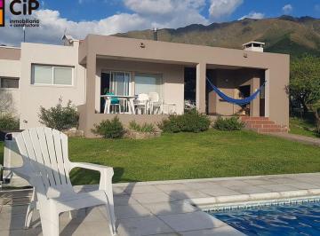 Casa de 5 ambientes, Carpintería · Casa en Carpinteria en Barrio Las Cascadas