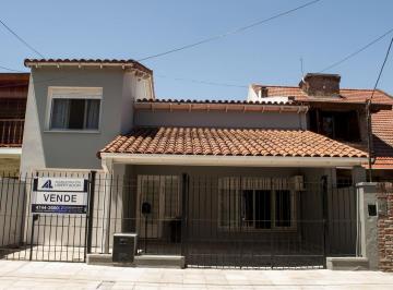 Casa · 163m² · 4 Ambientes · 2 Cocheras · Zona Victoria - Entre Avs