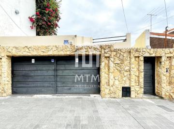 Casa · 161m² · 3 Ambientes · 2 Cocheras · Casa en Venta Rosario Barrio Ludueña