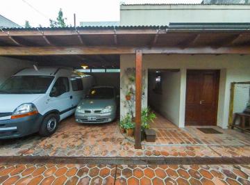 Casa de 6 ambientes, Rosario · Casa en Venta Rosario Arroyito Jardín Pileta.