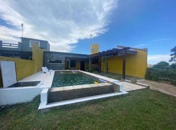 Casa · 80m² · 2 Ambientes · 1 Cochera · Vendo Casa en Anisacate con Pileta