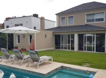 Casa · 550m² · 4 Ambientes · Casa en Altos de Hudson I