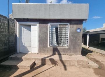 Casa · 79m² · 4 Ambientes · 1 Cochera · Se Vende Casa en B 16 de Noviembre Barrio Policial