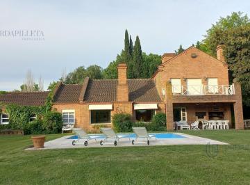 Casa · 320m² · 4 Dormitorios · 2 Cocheras · Casa en Alquiler por Periodos Cortos en Martindale C. C - Pilar