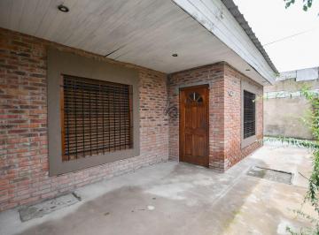 Casa · 150m² · 5 Ambientes · 4 Cocheras · Casa en Venta La Plata 2 Dorm. Verde Cochera