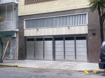 Garage · 16m² · Cochera Fija. Excelente Ubicacion