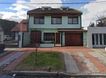 Casa de 5 ambientes, Lomas de Zamora · Chalet Para Dos Familias con Garage